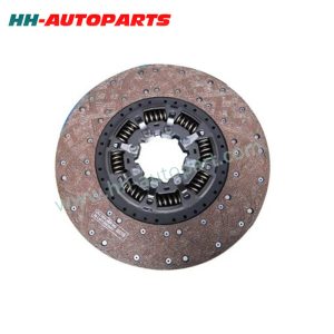 Clutch Disc for Renault 5000677294 7420927847 1862380031 Euro Truck Aftermarket Parts HH-AutoParts Ref No. Renault 5000677294, 7420927847 SACHS 1862380031 Description Clutch Disc Application Renault Trucks CBH/CLM, G, Manager, Maxter, Major, Premium /TR/PR, Premium II TR/PR, Kerax, AE, AE Magnum, Magnum E-Tech, Magnum DXi 12