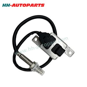 059907807C 5WK96637B SME NOxC3 NOX Sensor for VW AUDI Nitrogen Oxide Sensor HH-AutoParts Ref No. VW Audi part numbers 059907807 C 059907807C Continental part number 5WK9 6637B 5WK96637B More compatible part numbers 059907807E 059907807A 059907807H 5WK96687A Description NOx sensor Application VW Touareg TDI Audi Q7 4M 3.0 TDI diesel Audi A6 4G C7 Audi A8