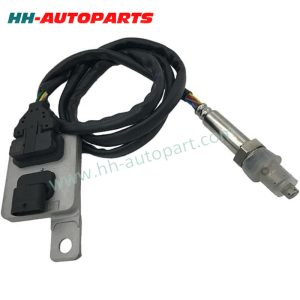 4G0907807H 5WK97211 NOx C3 NOX Sensor FOR AUDI Nitrogen Oxide Sensor HH-AutoParts Ref No. VAG part numbers: 4G0907807 H 4G0907807H Continental part number: 5Wk9 7211 5WK97211 Description NOx sensor Application Audi A6 C7 3.0 TDI Audi A7 4G