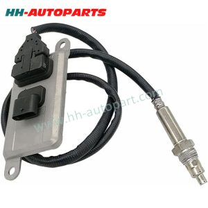 Nitrogen Oxide Nox Sensor for Iveco 5801754015 5801754016 5801424181 5wk96615F Nitrogen Oxide Sensor HH-AutoParts Ref No. Iveco part numbers 5801754015 Continental part number 5WK9 6615F 5WK96615F More compatible oem part numbers 5801424181 5WK96615E Description Nox Sensor Application Iveco Trakker 2007 - 2013 Iveco Stralis 420 2007 2008 2009 2010 2011 2012 2013